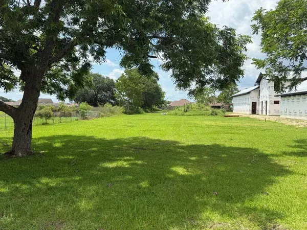 7948 GREEN AVENUE, Nederland, TX 77627