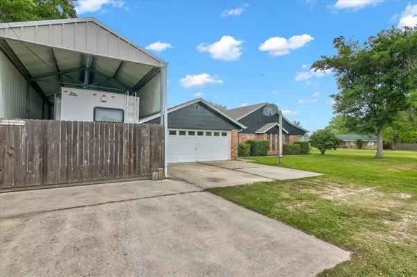 817 Norbert ST, Bridge City, TX 77611