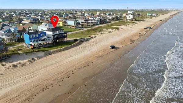 1326 Emerald Dr, Port Bolivar, TX 77650