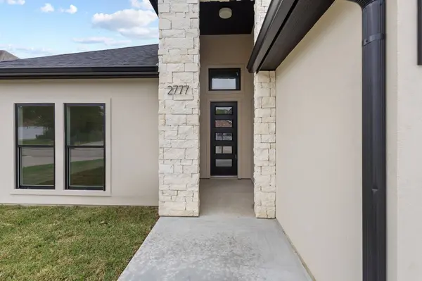 2777 Poydras CT, Nederland, TX 77627