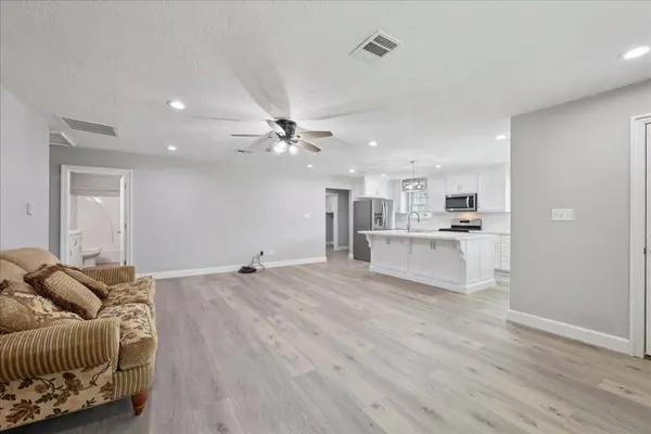 379 Rose LN, Orange, TX 77632