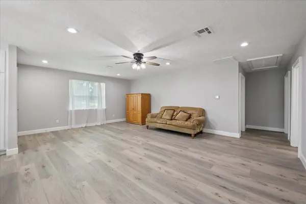 379 Rose LN, Orange, TX 77632