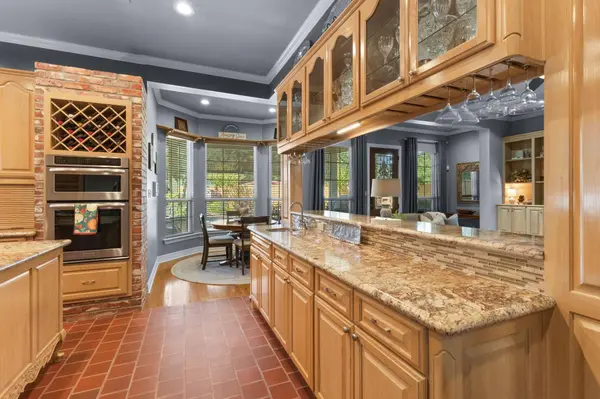 1429 Graham LN, Port Neches, TX 77651