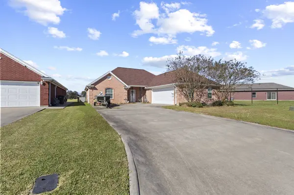 4085 Lake Arthur DR, Port Arthur, TX 77642