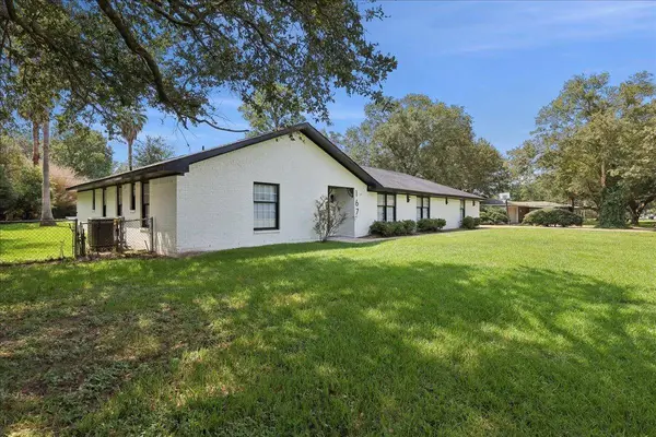 167 Ridgewood St, Bridge City, TX 77611