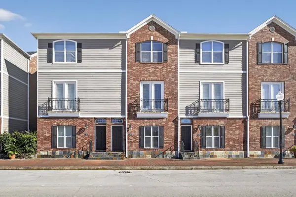 320 Cathedral SQ, Beaumont, TX 77701