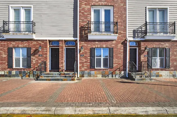 320 Cathedral SQ, Beaumont, TX 77701