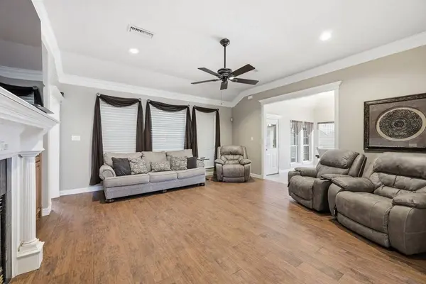 405 Pintail LN, Orange, TX 77630