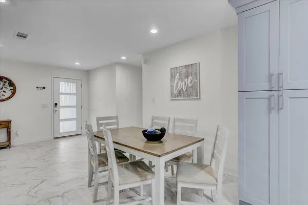 4595 Eaves Rd, Vidor, TX 77662