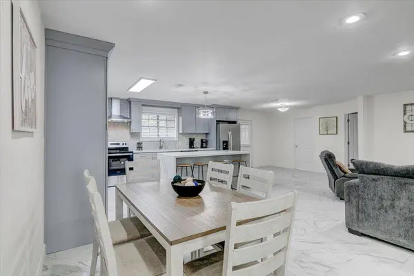 4595 Eaves Rd, Vidor, TX 77662