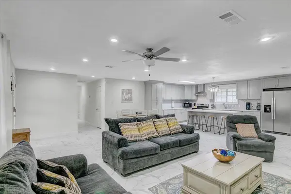 4595 Eaves Rd, Vidor, TX 77662