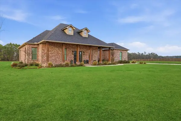 9448 Acadian WAY, Orange, TX 77630