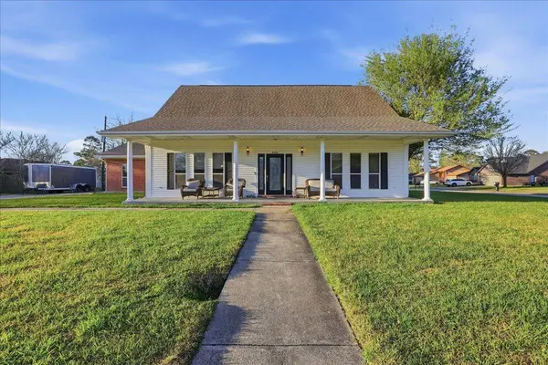 4404 Kitty Chapin, Orange, TX 77632