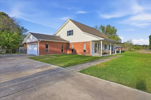 4404 Kitty Chapin, Orange, TX 77632