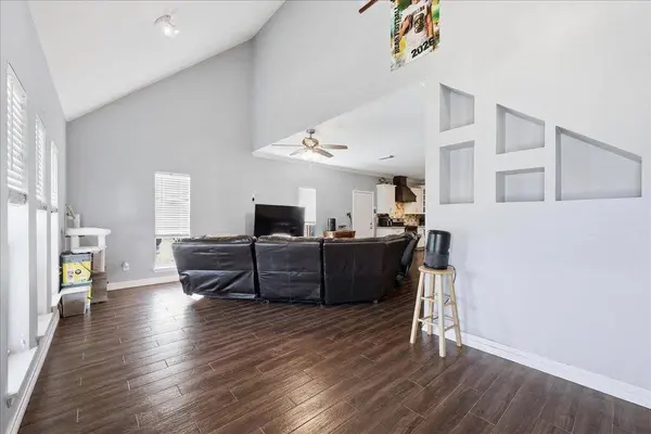 4404 Kitty Chapin, Orange, TX 77632