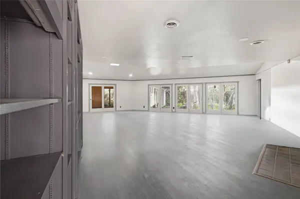 5910 Zenith ST, Beaumont, TX 77706