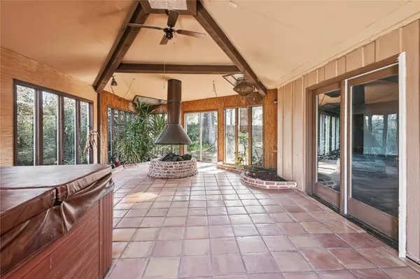 5910 Zenith ST, Beaumont, TX 77706