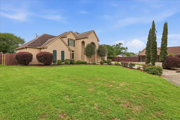 1011 Doornbos Ln, Nederland, TX 77627