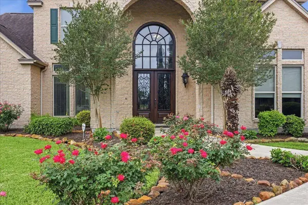 1011 Doornbos Ln, Nederland, TX 77627