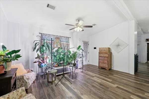 365 Connell Rd, Vidor, TX 77662