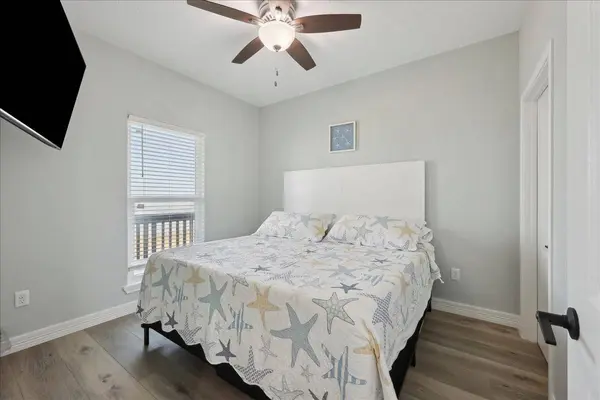 1326 Emerald DR, Port Bolivar, TX 77650