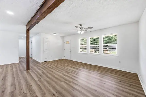 1716 Avenue E, Nederland, TX 77627