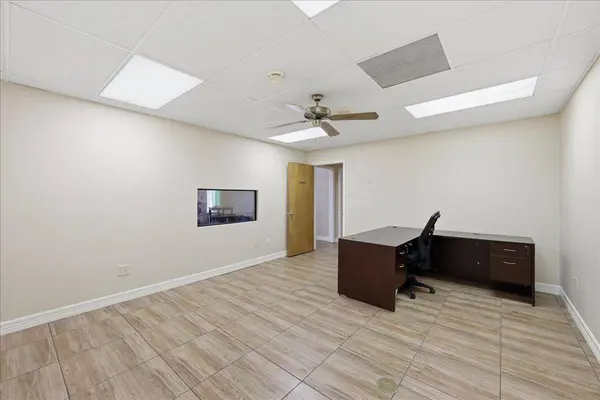 1200 N Memorial Fwy, Nederland, TX 77627