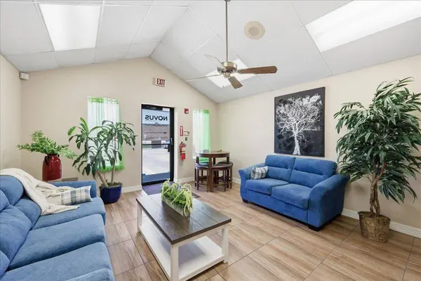 1200 N Memorial Fwy, Nederland, TX 77627