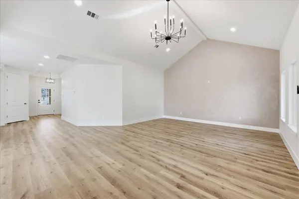 2214 Armstrong Ave, Port Neches, TX 77651