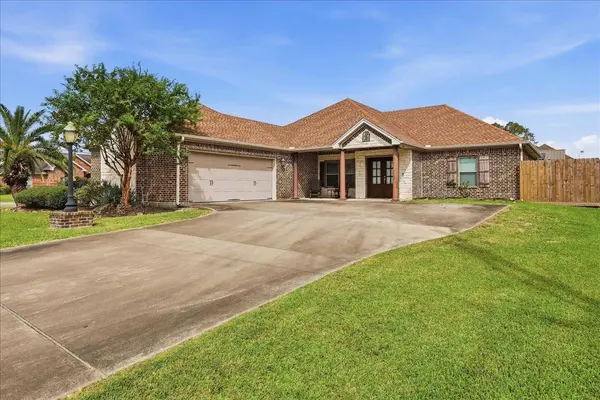780 Adam CIR, Orange, TX 77630