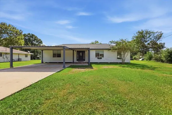 8235 S Killarney