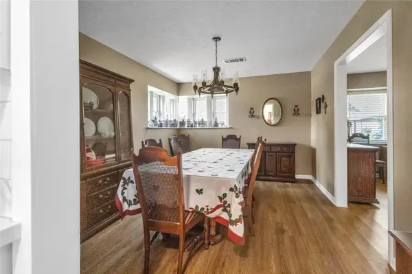 502 Melissa Ct, Port Neches, TX 77651