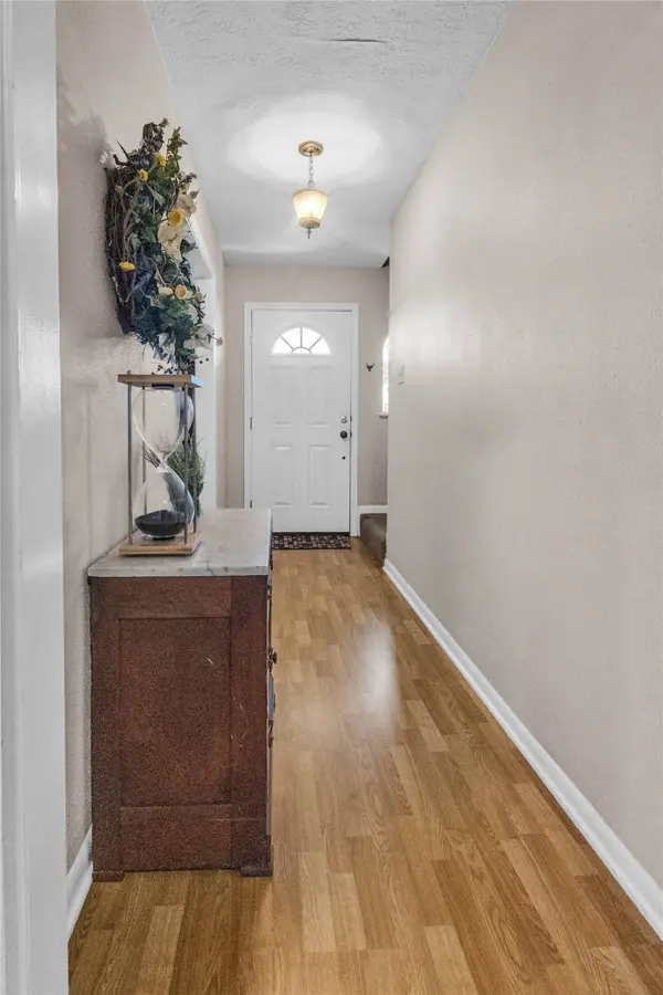 502 Melissa Ct, Port Neches, TX 77651