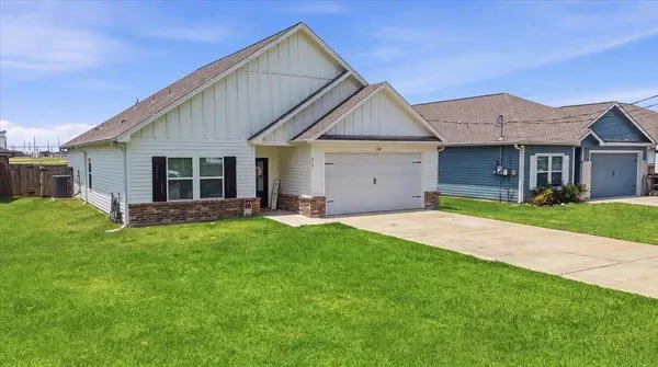419 Canal, Port Neches, TX 77651