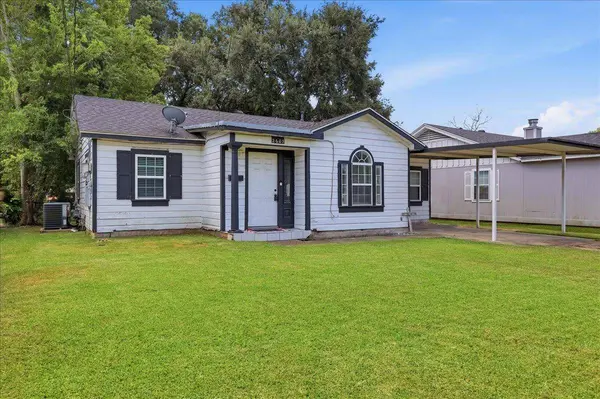 2603 Ave F, Nederland, TX 77627
