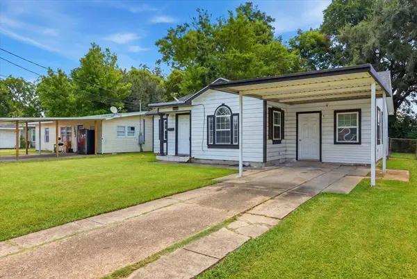 2603 Ave F, Nederland, TX 77627