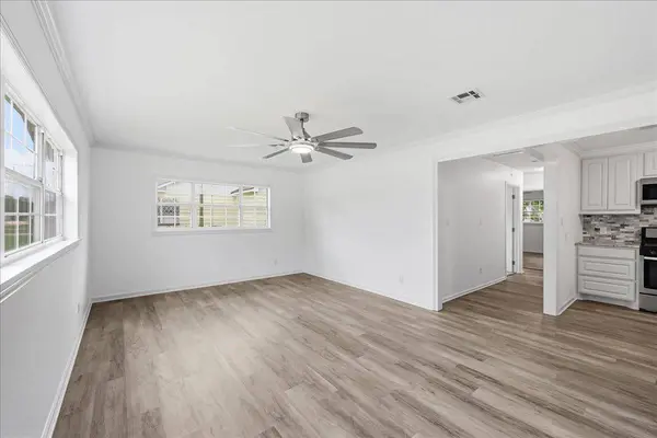 2524 AVE B, Nederland, TX 77627