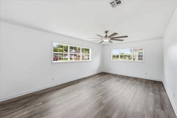 2524 AVE B, Nederland, TX 77627