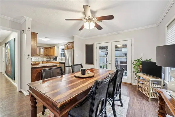1118 West DR, Port Neches, TX 77651