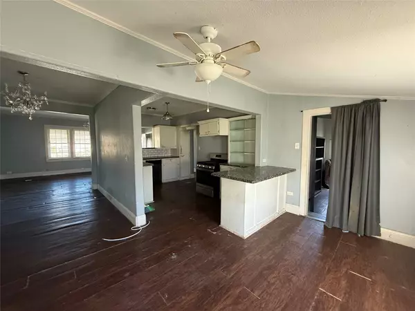 312 S 15th ST, Nederland, TX 77627