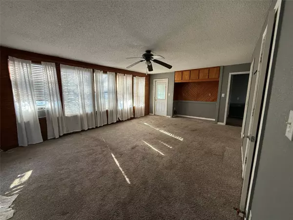 312 S 15th ST, Nederland, TX 77627