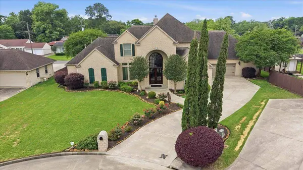 1011 Doornbos Ln, Nederland, TX 77627