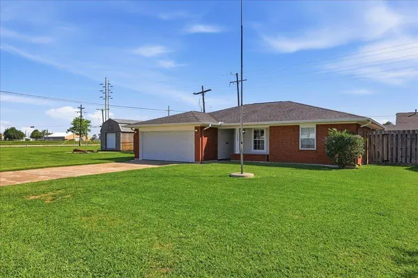 1508 N 12th, Nederland, TX 77627