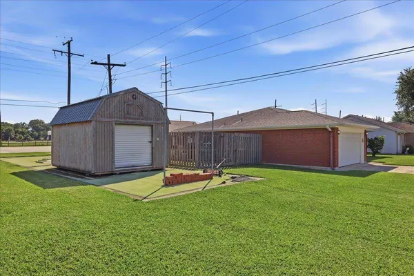 1508 N 12th, Nederland, TX 77627