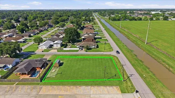 TBD N 12TH, Nederland, TX 77627