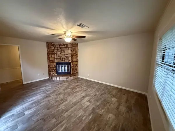1815 HELENA AVE, Nederland, TX 77627