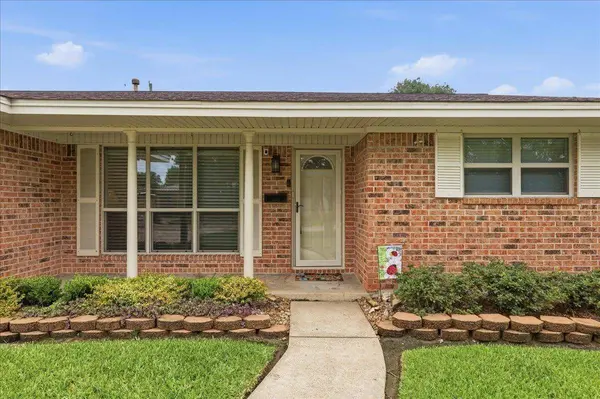 1012 Mimosa Drive, Nederland, TX 77627