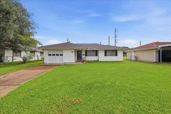 611 S 16th, Nederland, TX 77627