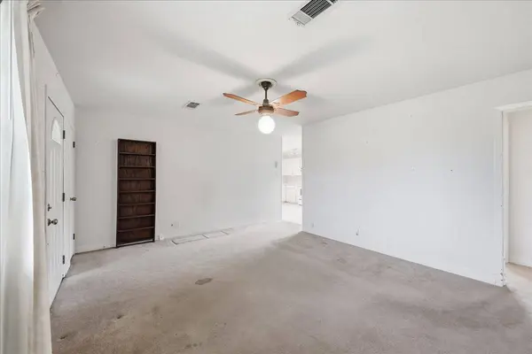 611 S 16th ST, Nederland, TX 77627