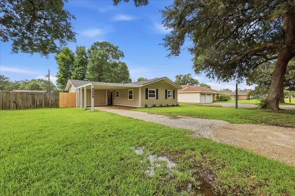 2409 GRAND BLVD., Port Neches, TX 77651